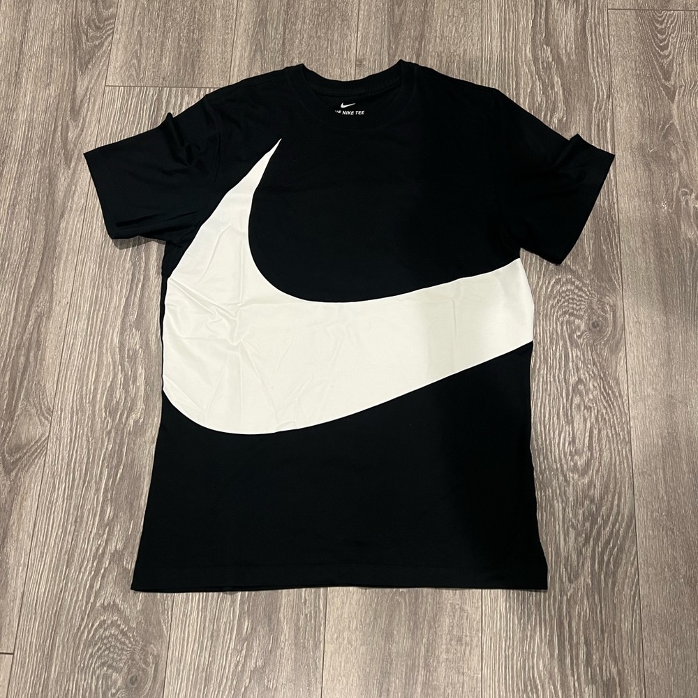 Nike Big Swoosh Tee